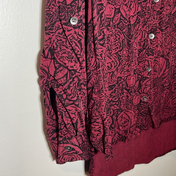 ROCK & REPUBLIC Rose Print Button Front Blouse Womens Medium - Picture 4 of 8